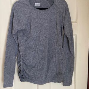 Athleta Long sleeve workout shirt with ruche sides size XL